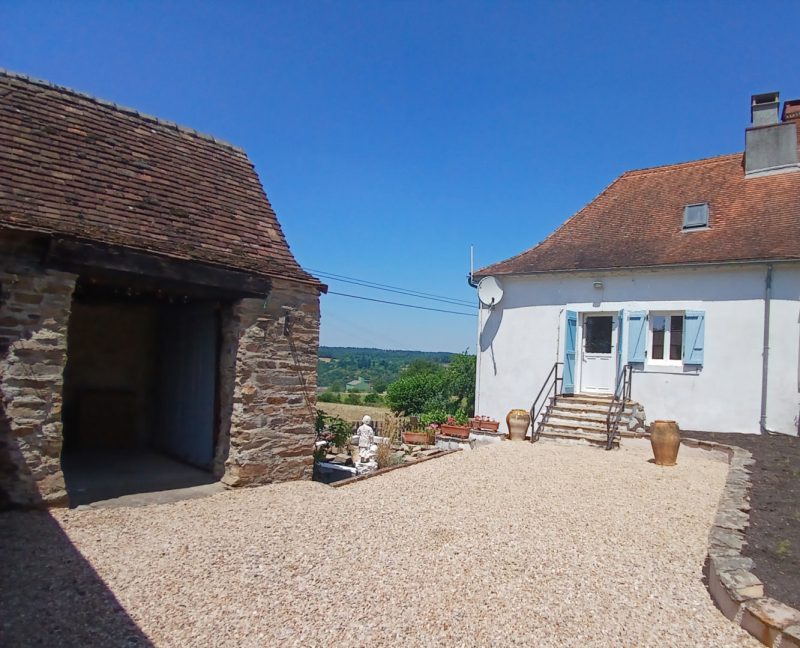 Maison a vendre Jumilhac le Grand, Dordogne 3 chambres, jardin, cour et les belles vues