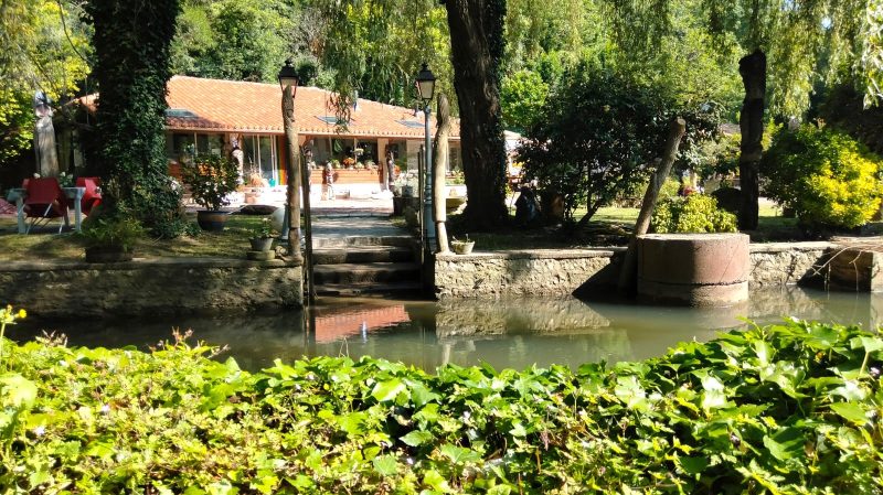 Emplacement Magique sur les Rives de la Charente, Sans Voisins Proches – Mansle