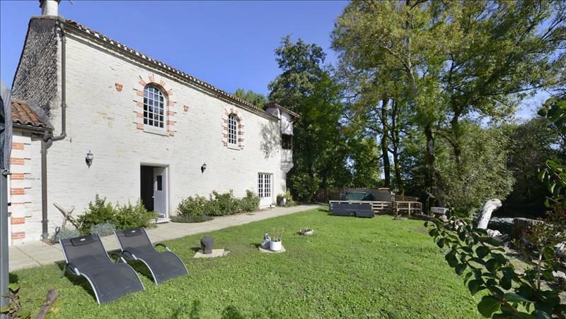 Magnifique Ancien Moulin en Pierre Situé sur une Ile Privée, Vue, Charente