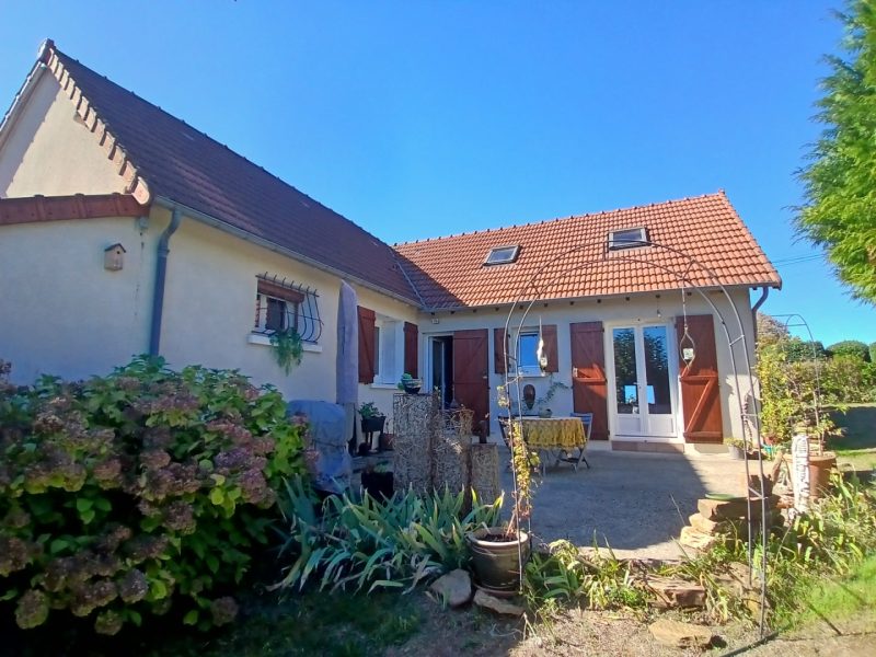 Maison 3 chambres de plain-pied à vendre St Pierre de Frugie Dordorgne