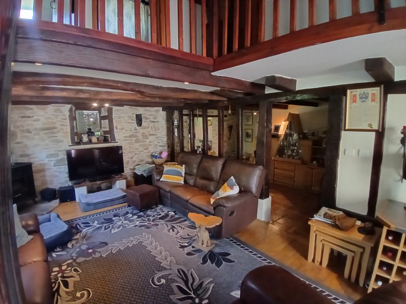 Maison en pierre de 3 chambres avec maison d'amis indépendante et grange à vendre Haute Vienne